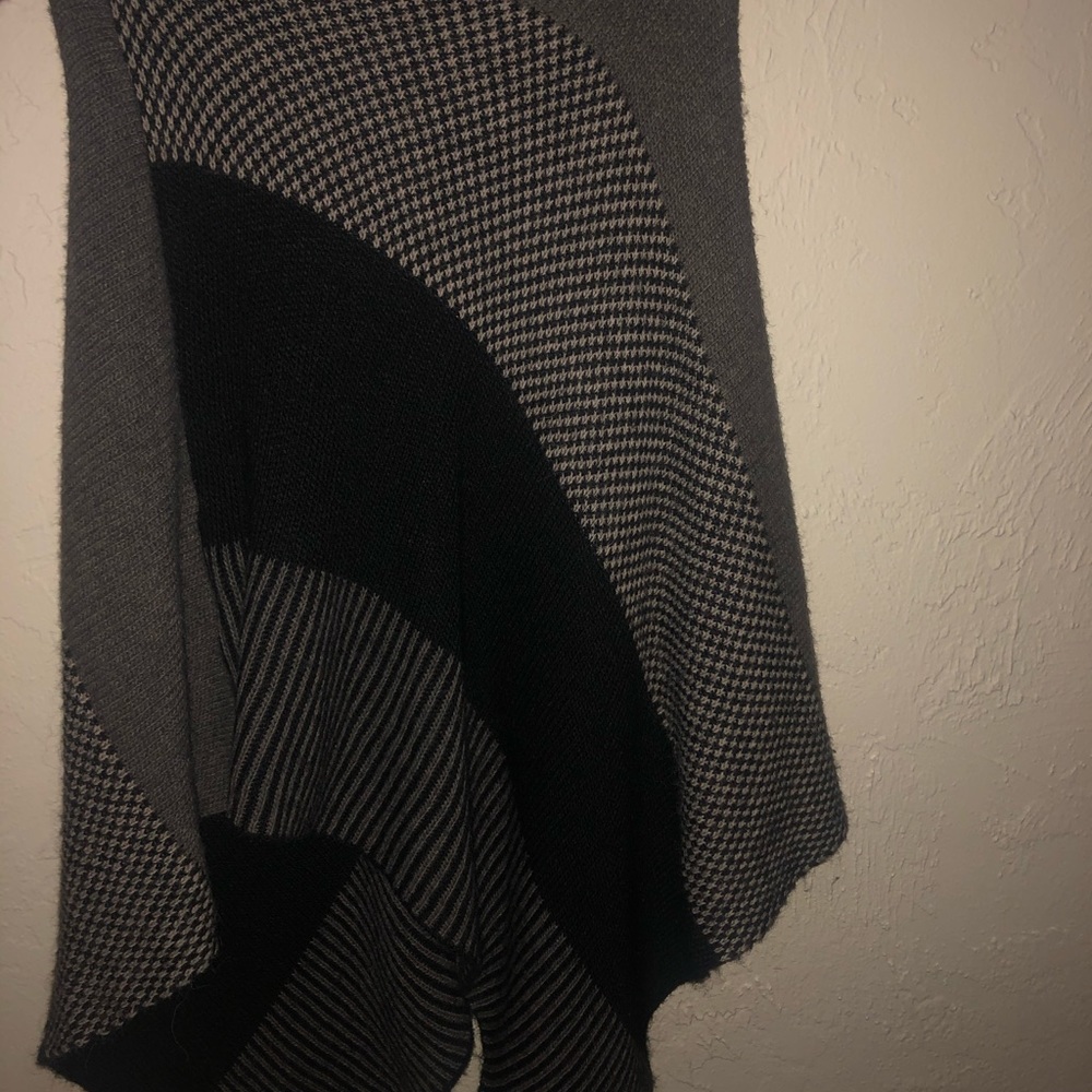Women’s poncho